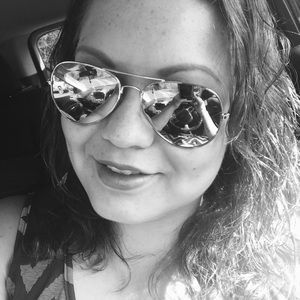 Meet your Posher, Janeth